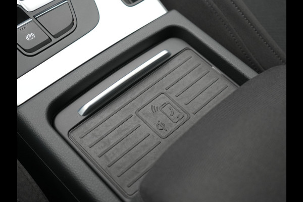 Audi Q5 50 TFSI e Pro Line PHEV 300pk Dealer O.H. | Trekhaak Af Fabriek | Camera | Voorstoelen Verwarmd | Sfeerverlichting | Virtual Cockpit | Navigatie | Cruise Control | DAB | 19"L.M | Plug In Hybrid |