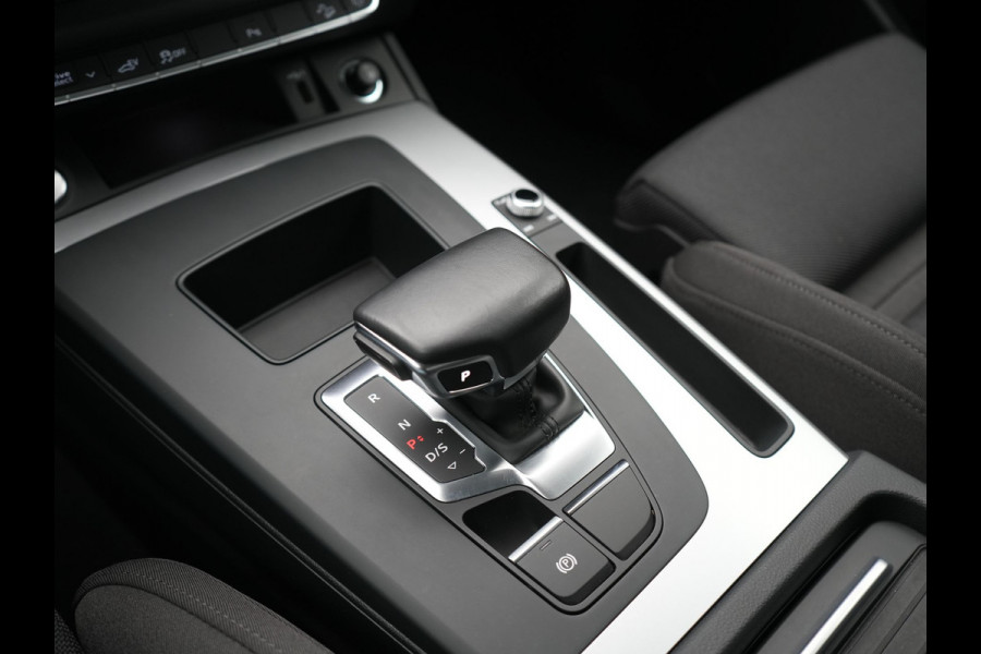 Audi Q5 50 TFSI e Pro Line PHEV 300pk Dealer O.H. | Trekhaak Af Fabriek | Camera | Voorstoelen Verwarmd | Sfeerverlichting | Virtual Cockpit | Navigatie | Cruise Control | DAB | 19"L.M | Plug In Hybrid |