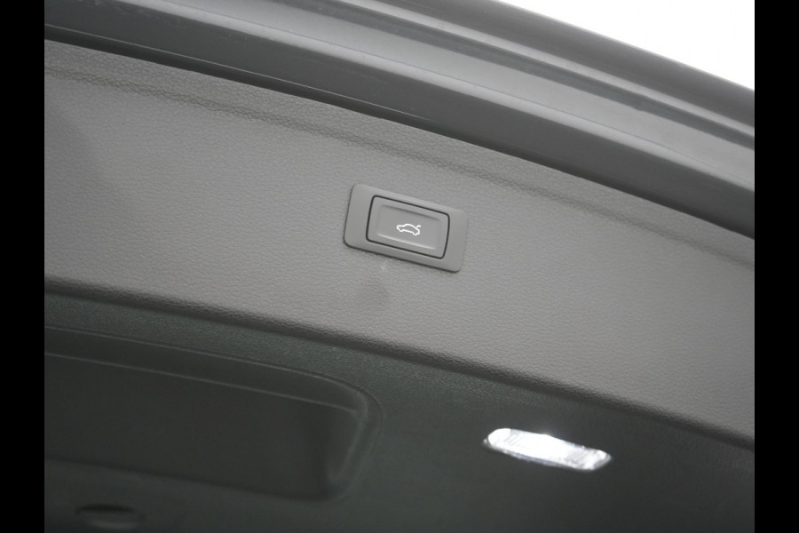 Audi Q5 50 TFSI e Pro Line PHEV 300pk Dealer O.H. | Trekhaak Af Fabriek | Camera | Voorstoelen Verwarmd | Sfeerverlichting | Virtual Cockpit | Navigatie | Cruise Control | DAB | 19"L.M | Plug In Hybrid |
