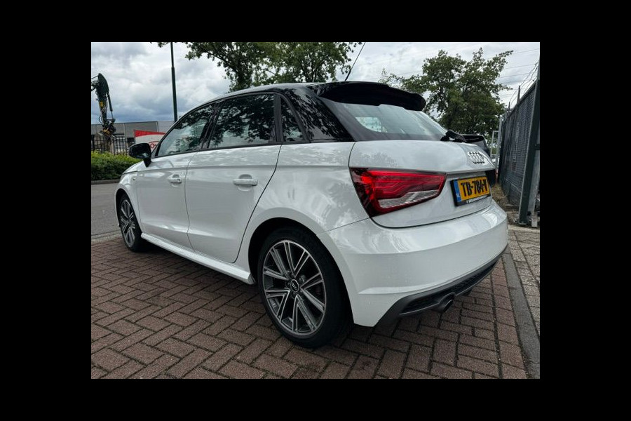Audi A1 Sportback 1.0 TFSI 5deurs Advance S-Line Airco,Cruisecontrol,Navigatie