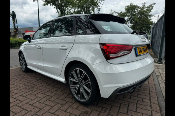 Audi A1 Sportback 1.0 TFSI 5deurs Advance S-Line Airco,Cruisecontrol,Navigatie