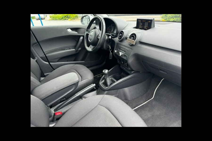 Audi A1 Sportback 1.0 TFSI 5deurs Advance S-Line Airco,Cruisecontrol,Navigatie