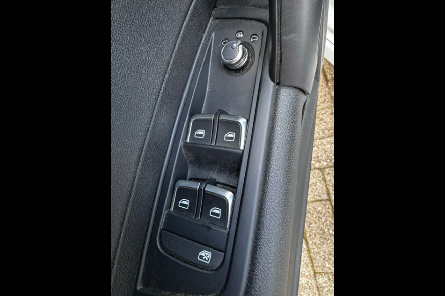 Audi A1 Sportback 1.0 TFSI 5deurs Advance S-Line Airco,Cruisecontrol,Navigatie