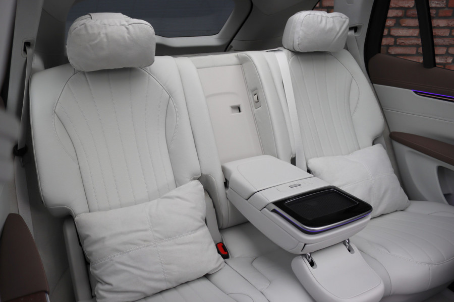 Mercedes-Benz EQS SUV 450+ AMG Line 118 kWh | Luchtvering | Hyperscreen | Achterasbesturing | Massage | Stoelventilatie | Distronic+ | Burmester | Augmented Reality HUD | Digital Light | Surround Camera |