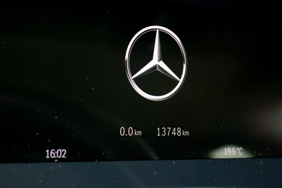Mercedes-Benz EQE SUV 350 4MATIC AMG Line 91 kWh | Hyperscreen | Luchtvering | Achterasbesturing | Distronic+ | Burmester | HUD | Verwarmd Stuurwiel | Trekhaak | Digital Light |