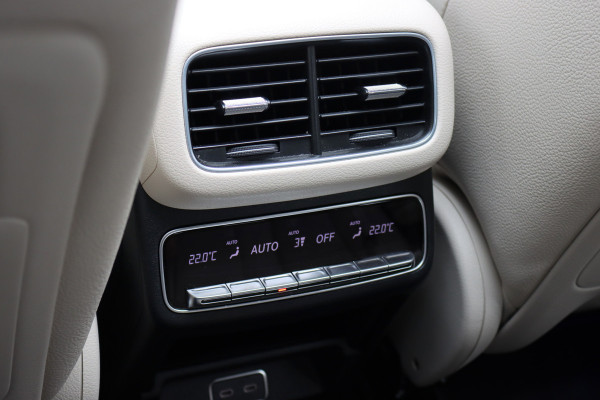 Mercedes-Benz GLE Coupé 400 e 4MATIC AMG Line | Manufaktur | Luchtvering | Distronic | Stoelventilatie | Verwarmd Stuurwie | Massage | Burmester | HUD | Trekhaak | Multibeam LED |