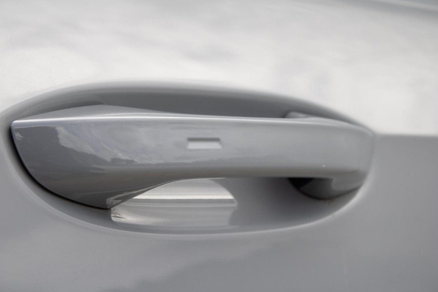 Volkswagen Golf 1.0 eTSI Life Harman Kardon Stoelverwarming ACC Sfeerverlichting
