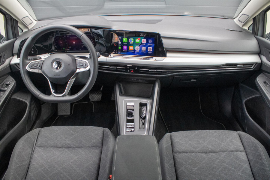Volkswagen Golf 1.0 eTSI Life Harman Kardon Stoelverwarming ACC Sfeerverlichting