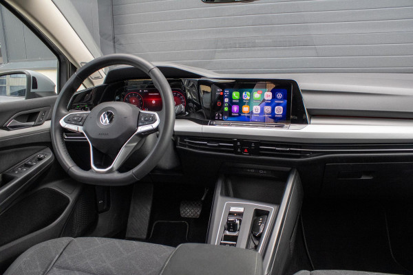 Volkswagen Golf 1.0 eTSI Life Harman Kardon Stoelverwarming ACC Sfeerverlichting
