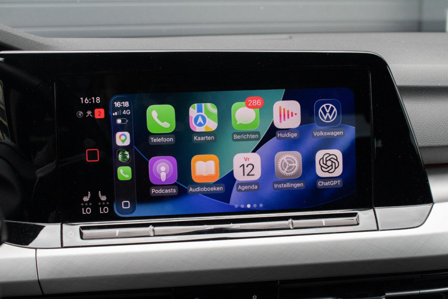 Volkswagen Golf 1.0 eTSI Life Harman Kardon Stoelverwarming ACC Sfeerverlichting