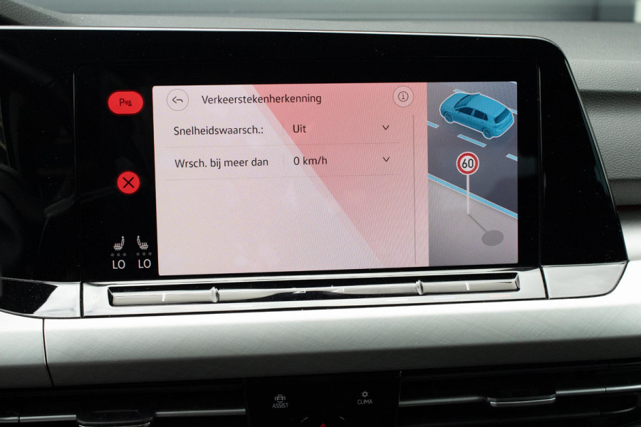 Volkswagen Golf 1.0 eTSI Life Harman Kardon Stoelverwarming ACC Sfeerverlichting