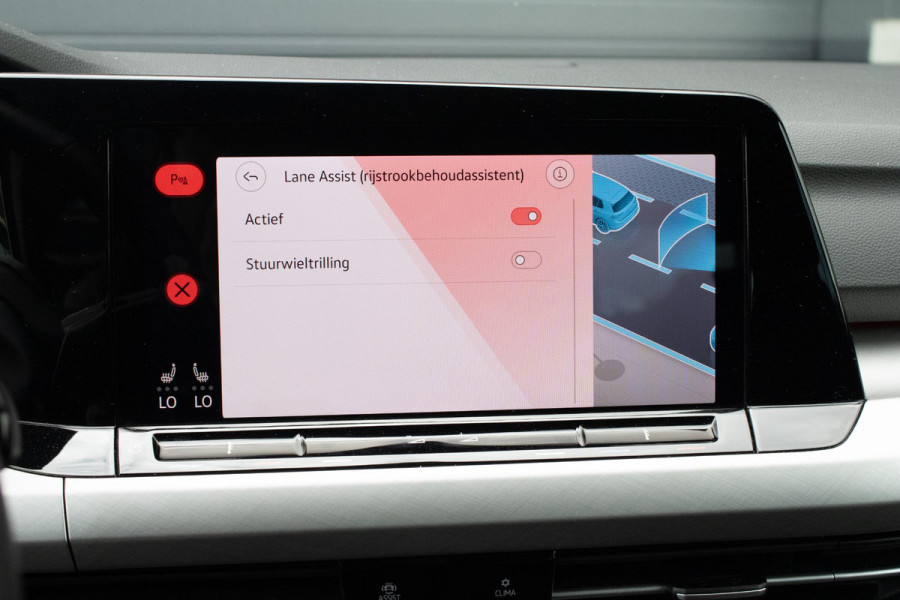 Volkswagen Golf 1.0 eTSI Life Harman Kardon Stoelverwarming ACC Sfeerverlichting