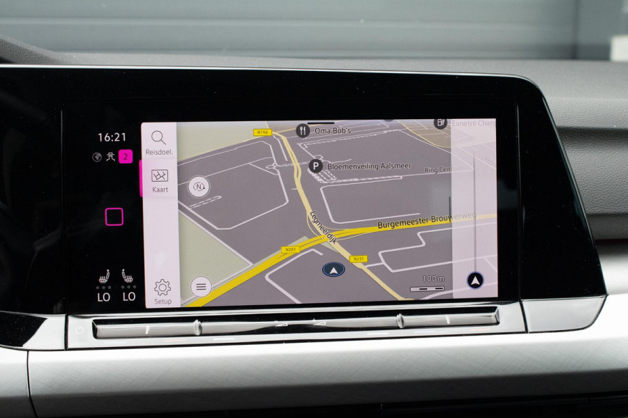 Volkswagen Golf 1.0 eTSI Life Harman Kardon Stoelverwarming ACC Sfeerverlichting