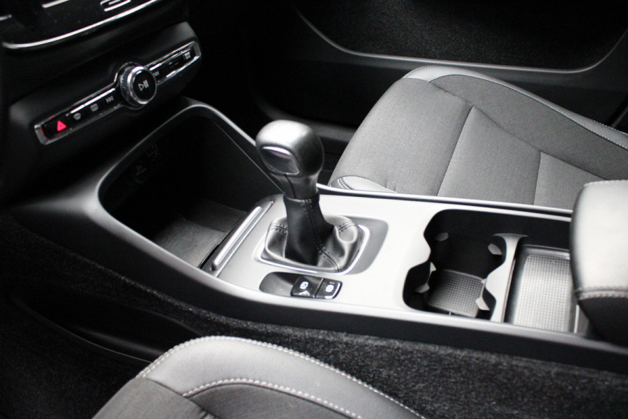 Volvo XC40 1.5 T3 Navi Leder PDC Camera Climate Carplay PDC Cruise LM velgen BTW auto