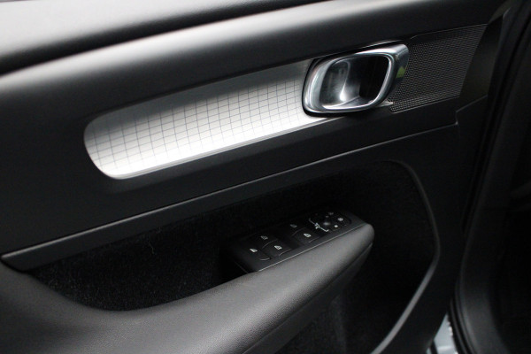 Volvo XC40 1.5 T3 Navi Leder PDC Camera Climate Carplay PDC Cruise LM velgen BTW auto