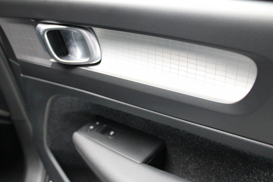 Volvo XC40 1.5 T3 Navi Leder PDC Camera Climate Carplay PDC Cruise LM velgen BTW auto
