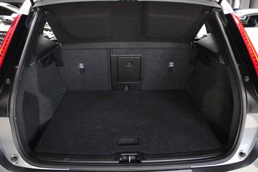 Volvo XC40 1.5 T3 Navi Leder PDC Camera Climate Carplay PDC Cruise LM velgen BTW auto