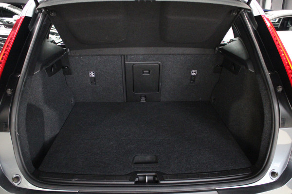 Volvo XC40 1.5 T3 Navi Leder PDC Camera Climate Carplay PDC Cruise LM velgen BTW auto