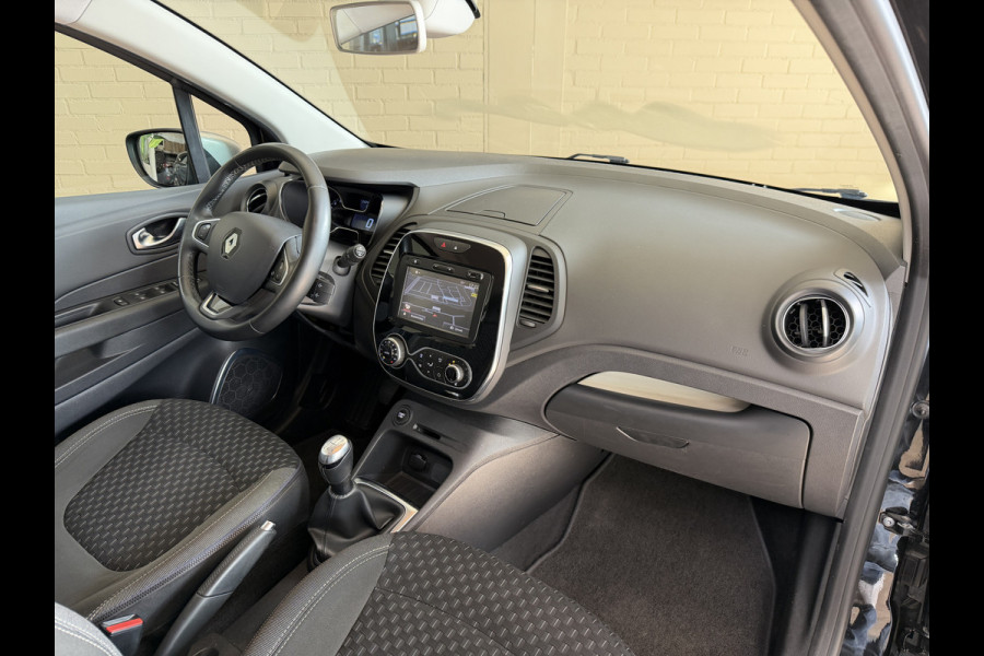 Renault Captur 0.9 TCe Intens | Navi | 17 " | PDC | Stoelverwarming | Led | Bluetooth | Clima | Keurig netjes onderhouden.