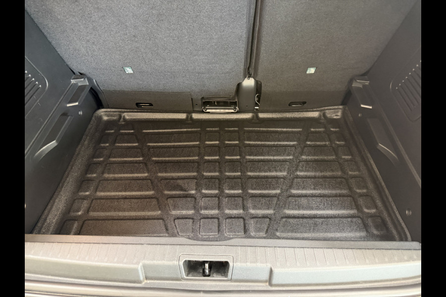 Renault Captur 0.9 TCe Intens | Navi | 17 " | PDC | Stoelverwarming | Led | Bluetooth | Clima | Keurig netjes onderhouden.