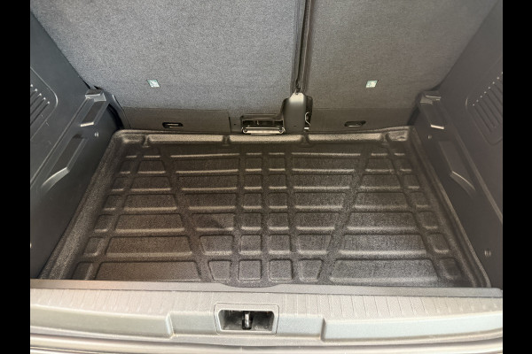Renault Captur 0.9 TCe Intens | Navi | 17 " | PDC | Stoelverwarming | Led | Bluetooth | Clima | Keurig netjes onderhouden.