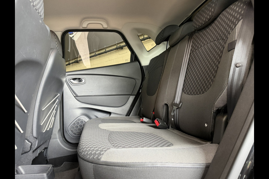 Renault Captur 0.9 TCe Intens | Navi | 17 " | PDC | Stoelverwarming | Led | Bluetooth | Clima | Keurig netjes onderhouden.