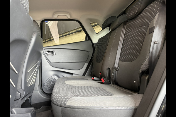 Renault Captur 0.9 TCe Intens | Navi | 17 " | PDC | Stoelverwarming | Led | Bluetooth | Clima | Keurig netjes onderhouden.
