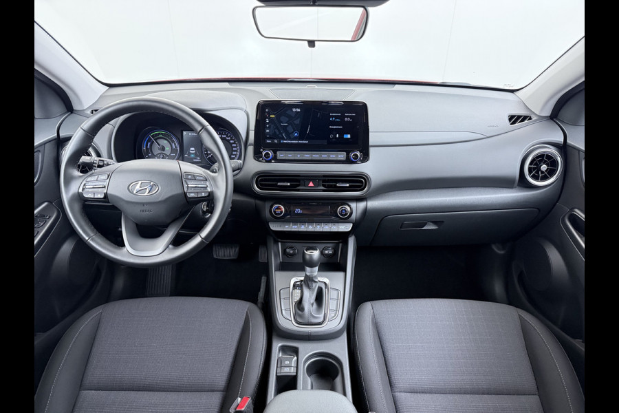 Hyundai Kona 1.6GDI HEV Hybride Autom. Trekhaak Adap.Cruise Camera Apple Carplay Android Auto Navi Ecc Pdc Comfort Smart Led Lmv 16" DAB Krell®-Audio Lane Assist Isofix Rijstrooksensor 1.300KG Trekgewicht 1e Eigenaar Origineel Nederlandse Auto