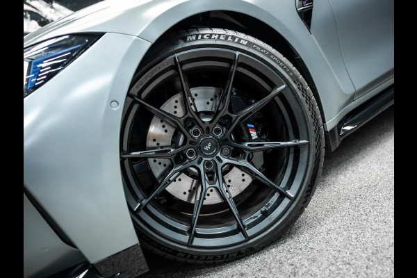 BMW 3 Serie Touring M3 xDrive Competition | Frozen Pure Grey II | WheelForce Velgen | Head-Up Display | Harman Kardon |