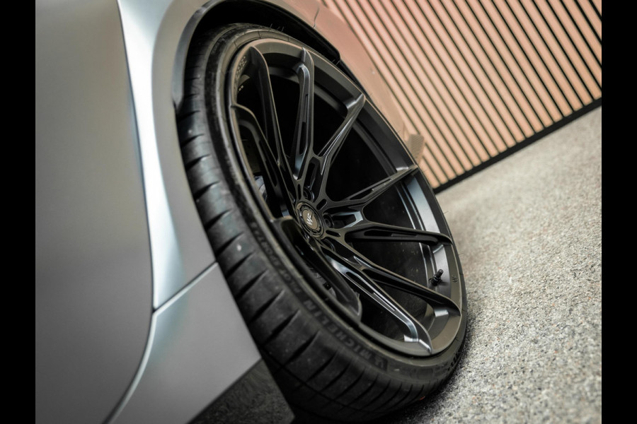 BMW 3 Serie Touring M3 xDrive Competition | Frozen Pure Grey II | WheelForce Velgen | Head-Up Display | Harman Kardon |
