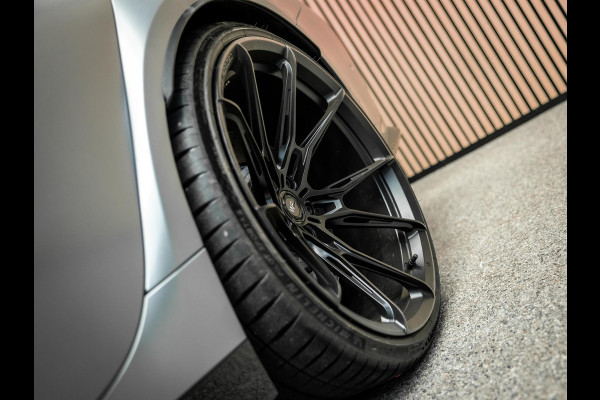 BMW 3 Serie Touring M3 xDrive Competition | Frozen Pure Grey II | WheelForce Velgen | Head-Up Display | Harman Kardon |