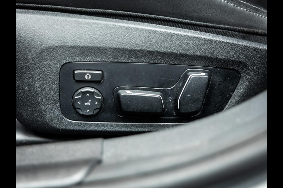 BMW 3 Serie Touring M3 xDrive Competition | Frozen Pure Grey II | WheelForce Velgen | Head-Up Display | Harman Kardon |