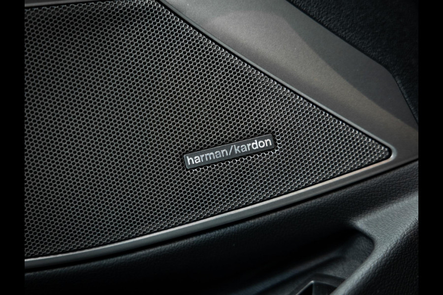 BMW 3 Serie Touring M3 xDrive Competition | Frozen Pure Grey II | WheelForce Velgen | Head-Up Display | Harman Kardon |
