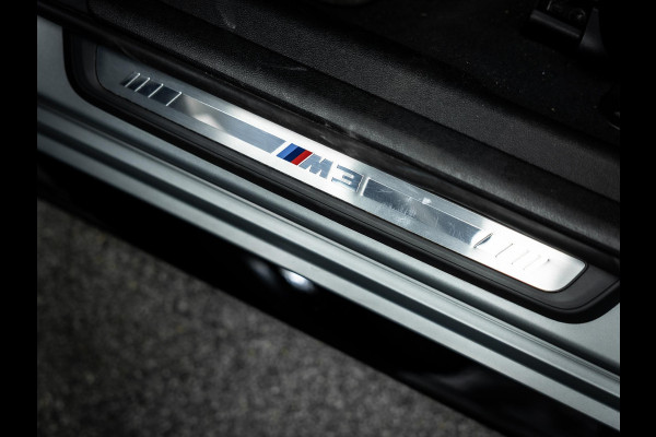 BMW 3 Serie Touring M3 xDrive Competition | Frozen Pure Grey II | WheelForce Velgen | Head-Up Display | Harman Kardon |