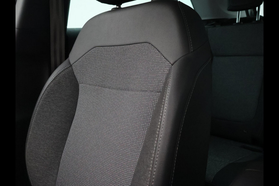 Opel Crossland 1.2 TURBO + TREKHAAK | CAMERA | DAB+ | APPLE CARPLAY | PRIVACY GLASS | LED