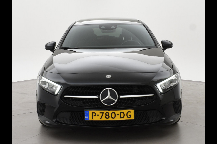 Mercedes-Benz A-Klasse 180 AUT. + PANORAMA SCHUIFDAK | SFEERVERLICHTING | MBUX WIDESCREEN | CAMERA