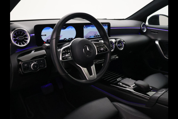 Mercedes-Benz A-Klasse 180 AUT. + PANORAMA SCHUIFDAK | SFEERVERLICHTING | MBUX WIDESCREEN | CAMERA