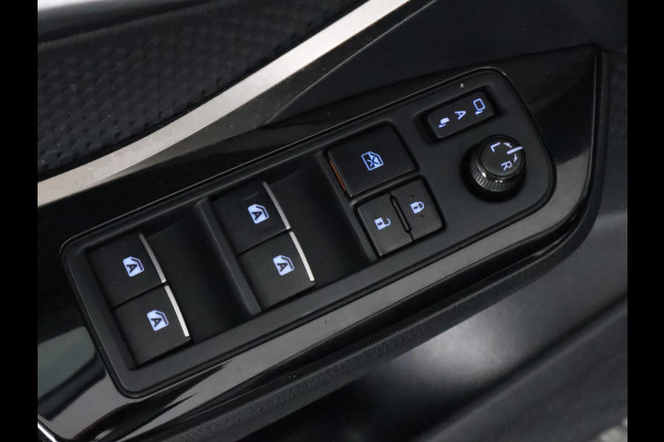 Toyota C-HR 1.8 Hybrid Executive Limited Bi-Tone | Navigatie | Stoelverwarming | Dodehoek Detectie | Camera |