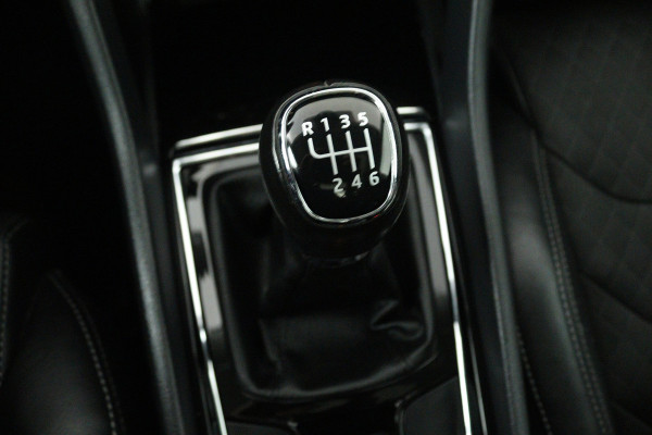 Škoda Kodiaq 1.5 TSI Business Edition 7p (PANORAMADAK, TREKHAAK, CAMERA, CRUISE ADAPTIEF, STOELVERWARMING, NAVIGATIE CARPLAY)