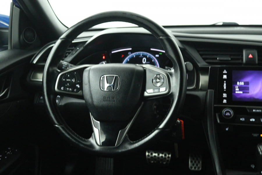 Honda Civic 1.0 i-VTEC Elegance (TREKHAAK, DIGITALE COCKPIT, CAMERA, STOELVERWARMING, CRUISE ADAPTIEF, PARKEERSENSOREN)
