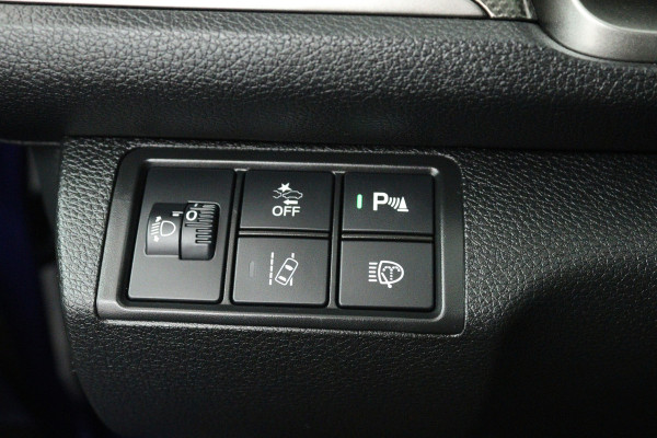 Honda Civic 1.0 i-VTEC Elegance (TREKHAAK, DIGITALE COCKPIT, CAMERA, STOELVERWARMING, CRUISE ADAPTIEF, PARKEERSENSOREN)