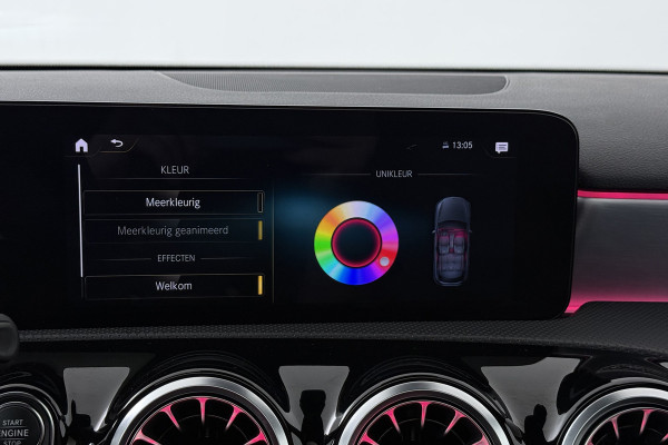 Mercedes-Benz A-Klasse 180 Business Solution AMG (PANORAMADAK, STOELVERWARMING, CAMERA, SFEERVERLICHTING, ELEKTR STOELEN, NAVI)