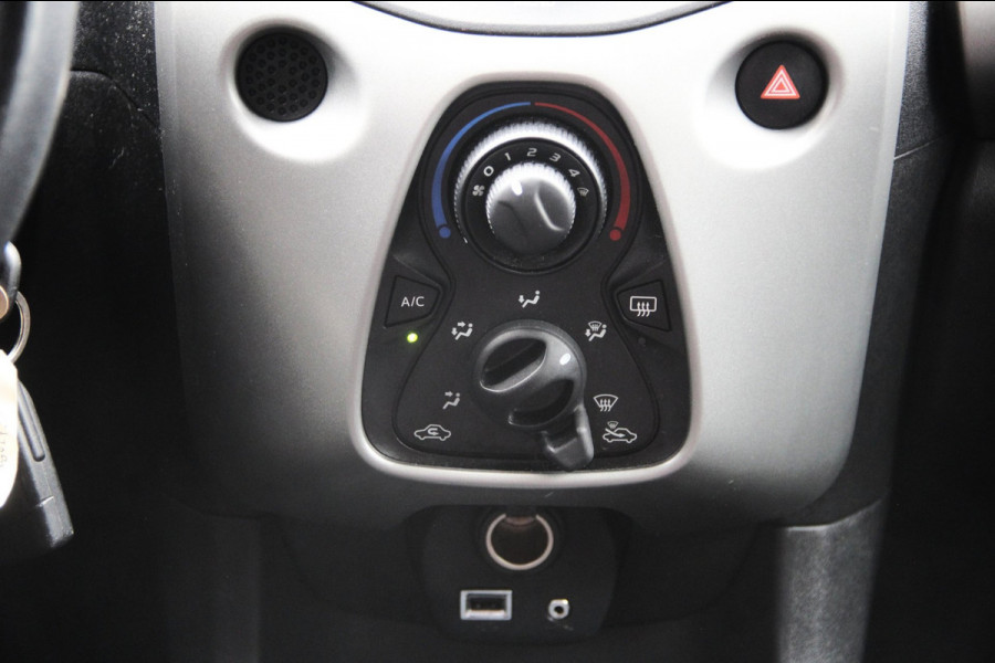 Citroën C1 1.0 e-VTi Feel NL Auto | Airco | Cruise | Bluetooth | AUX-USB | El Ramen | Getint Glas | Sportstoelen | Zeer nette