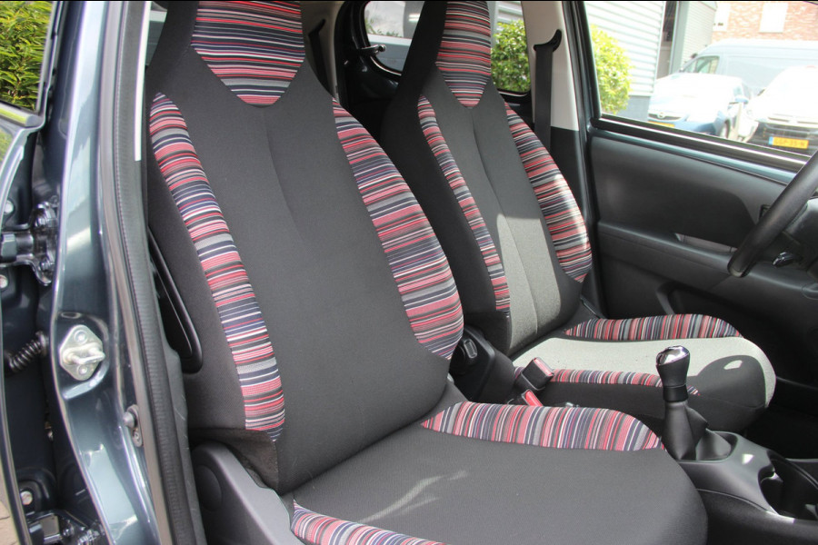 Citroën C1 1.0 e-VTi Feel NL Auto | Airco | Cruise | Bluetooth | AUX-USB | El Ramen | Getint Glas | Sportstoelen | Zeer nette