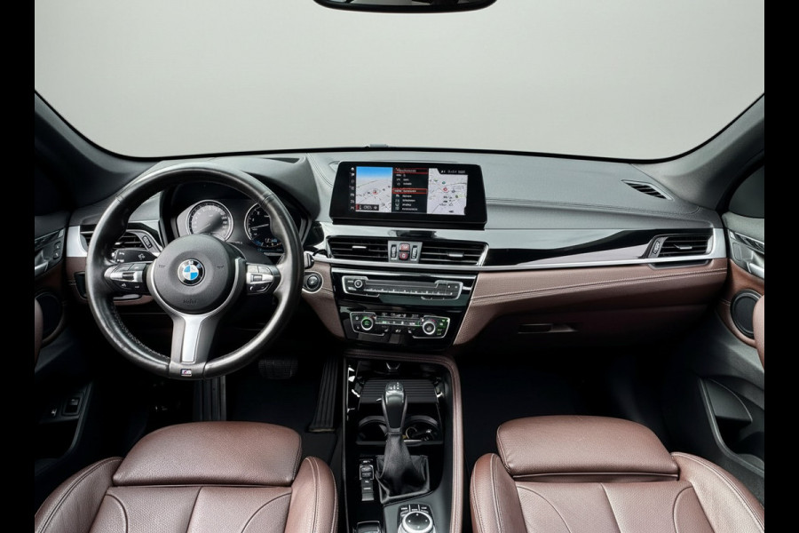 BMW X1 xDrive25e 221PK PHEV HIGH EXECUTIVE SPORT TREKHAAK/LEDER/HEAD-UP/PANORAMADAK PLUG-IN HYBRIDE