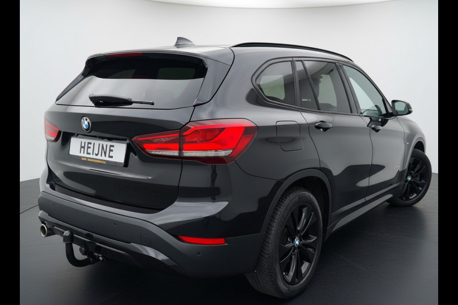 BMW X1 xDrive25e 221PK PHEV HIGH EXECUTIVE SPORT TREKHAAK/LEDER/HEAD-UP/PANORAMADAK PLUG-IN HYBRIDE