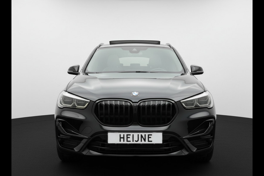 BMW X1 xDrive25e 221PK PHEV HIGH EXECUTIVE SPORT TREKHAAK/LEDER/HEAD-UP/PANORAMADAK PLUG-IN HYBRIDE