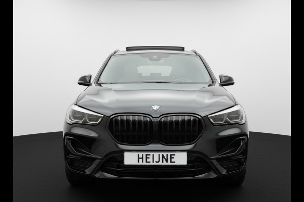 BMW X1 xDrive25e 221PK PHEV HIGH EXECUTIVE SPORT TREKHAAK/LEDER/HEAD-UP/PANORAMADAK PLUG-IN HYBRIDE