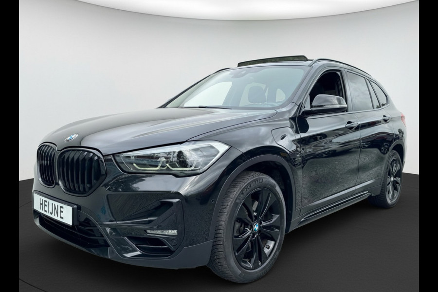 BMW X1 xDrive25e 221PK PHEV HIGH EXECUTIVE SPORT TREKHAAK/LEDER/HEAD-UP/PANORAMADAK PLUG-IN HYBRIDE