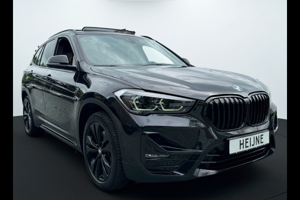 BMW X1 xDrive25e 221PK PHEV HIGH EXECUTIVE SPORT TREKHAAK/LEDER/HEAD-UP/PANORAMADAK PLUG-IN HYBRIDE